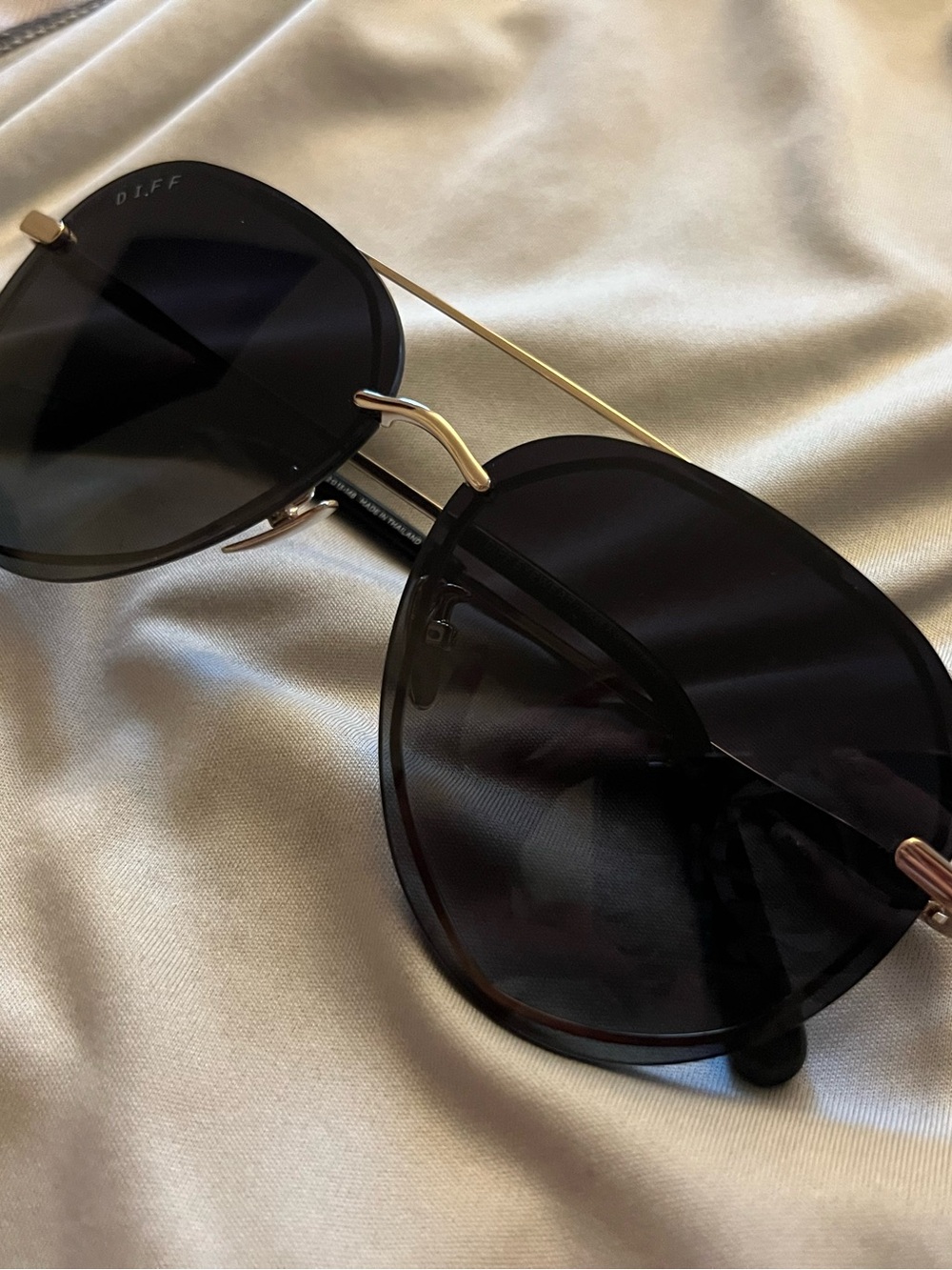 Diff Eyewear Black Lensed Sunglasses with Gold Frame